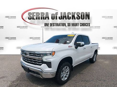 Used 2022 Chevrolet Silverado 1500 LTZ AWD/4WD image 4
