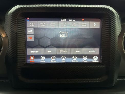 Used 2023 Jeep Gladiator Sport image 30