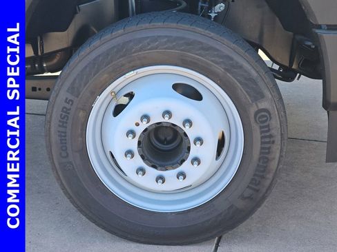 New 2025 Ford F550 2WD Regular Cab Super Duty image 39