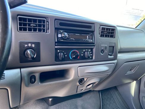 Used 2002 Ford F250 XLT image 26