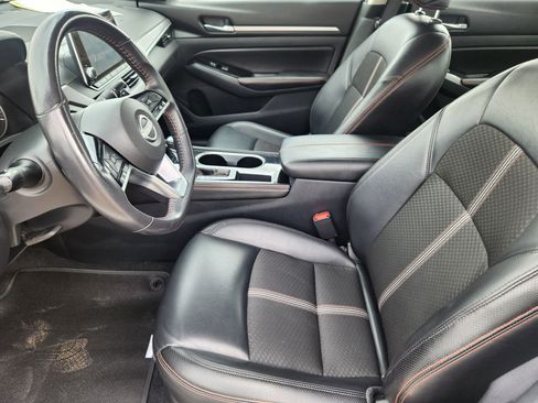 Used 2024 Nissan Altima 2.5 SR FWD image 10