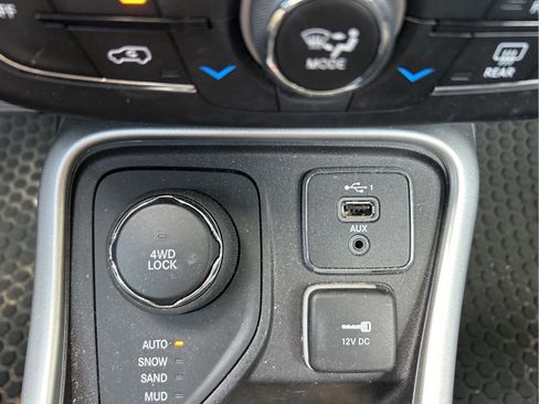 Used 2019 Jeep Compass Sport AWD/4WD image 33