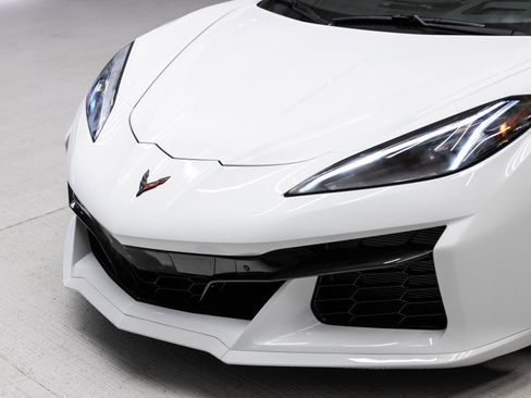 Used 2025 Chevrolet Corvette Z06 w/ Battery Protection Package image 33