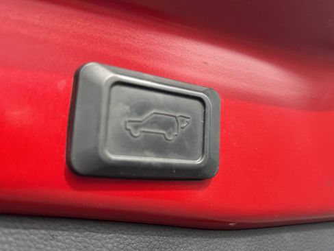 Used 2021 Toyota RAV4 SE w/ Weather & Moonroof Package image 34