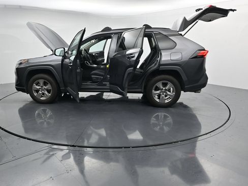 Used 2022 Toyota RAV4 XLE AWD/4WD image 28