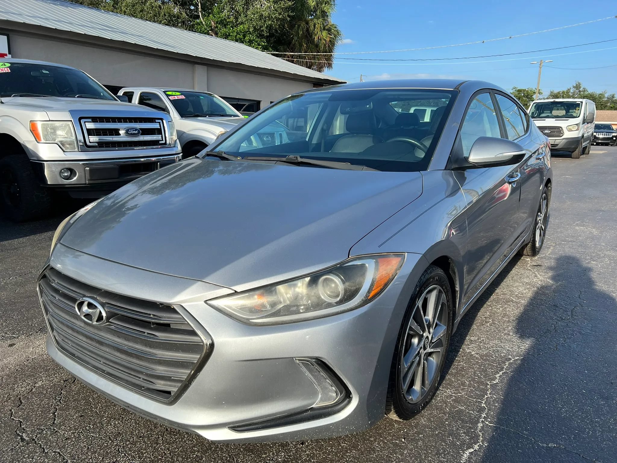 Used 2017 Hyundai Elantra Limited FWD image 2
