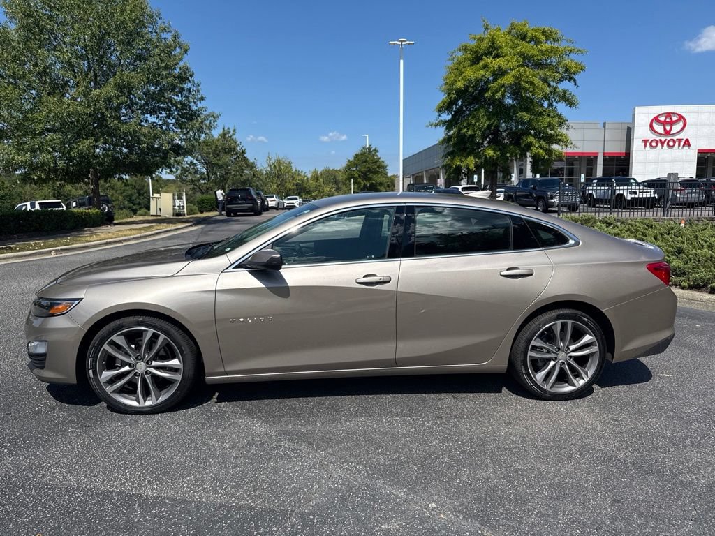 Used 2025 Chevrolet Malibu LT FWD image 3