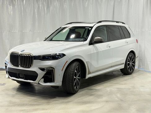 Certified 2022 BMW X7 M50i image 3