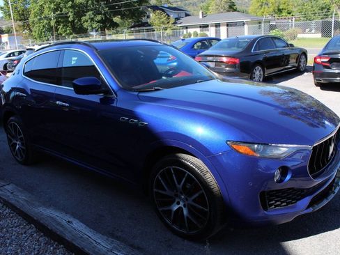 Used 2017 Maserati Levante S AWD/4WD image 5