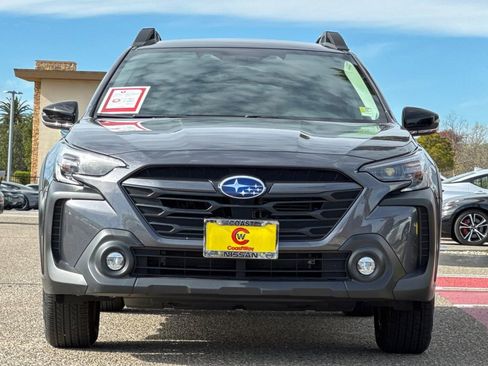 Used 2025 Subaru Outback Premium image 9