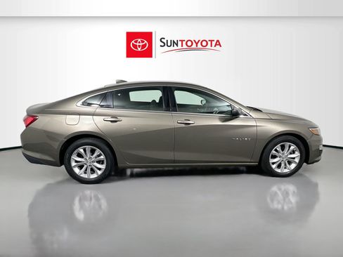 Used 2020 Chevrolet Malibu LT image 2