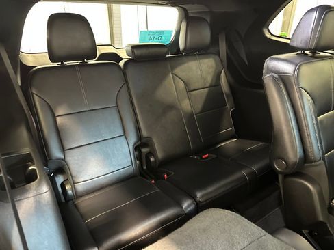 Used 2025 GMC Acadia Elevation w/ Elevation Premium Package image 32