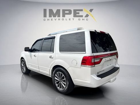 Used 2015 Lincoln Navigator 4WD image 3