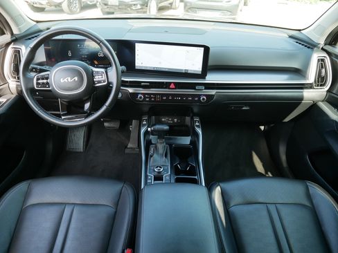 Certified 2024 Kia Sorento S w/ Panoramic Sunroof Package AWD/4WD image 10