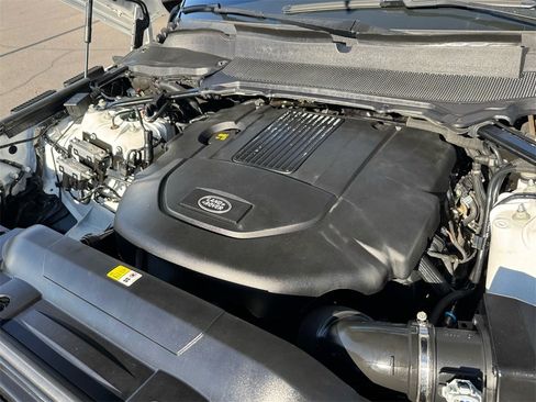 Used 2018 Land Rover Range Rover HSE image 24