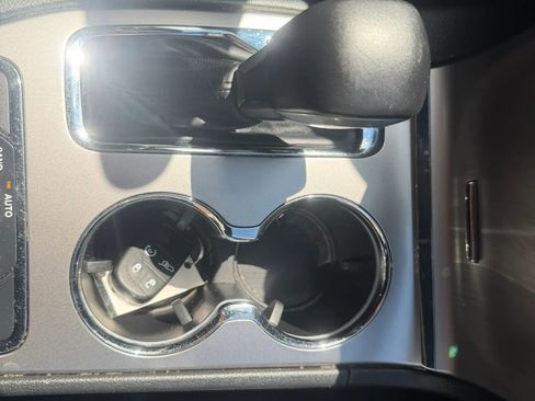 Used 2018 Jeep Grand Cherokee Limited image 18