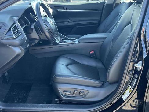 Used 2023 Toyota Camry XSE image 13