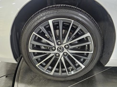 Used 2025 Lexus ES 350 w/ Premium Package image 21