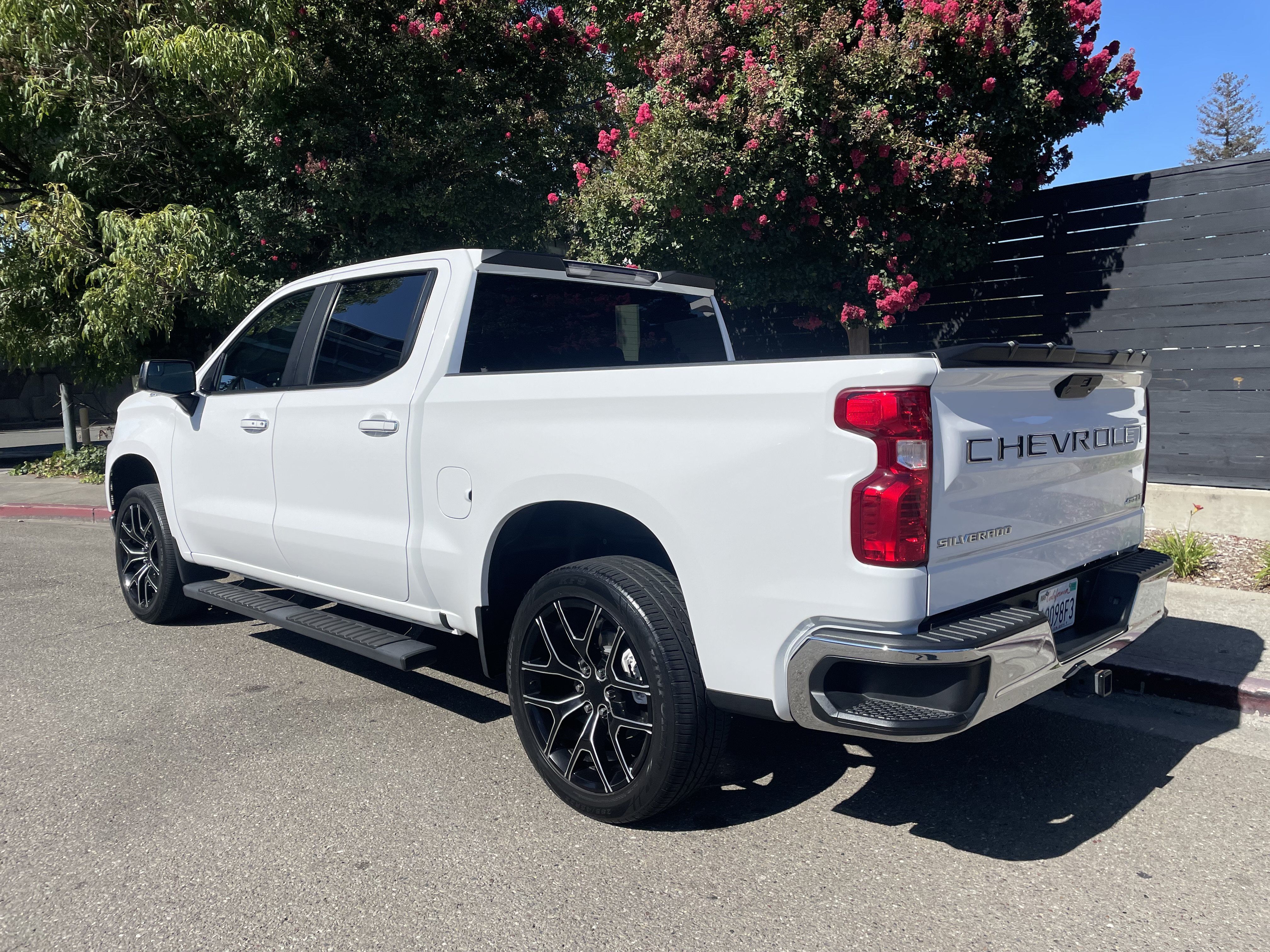 Used 2020 Chevrolet Silverado 1500 LT w/ All-Star Edition RWD image 3