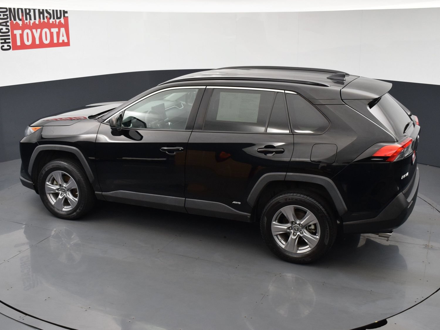 Used 2022 Toyota RAV4 LE AWD/4WD image 18