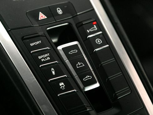 Used 2015 Porsche 911 Turbo image 29