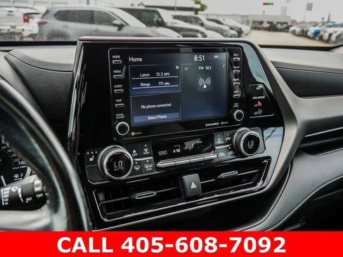 Used 2021 Toyota Highlander XLE AWD/4WD image 49