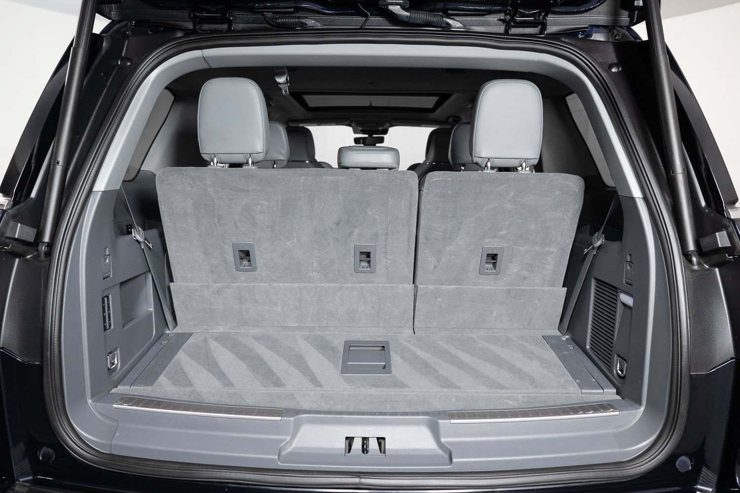 Used 2021 Lincoln Navigator Reserve w/ Cargo Convenience Package AWD/4WD image 21