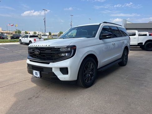 New 2026 Ford Expedition Platinum AWD/4WD image 4