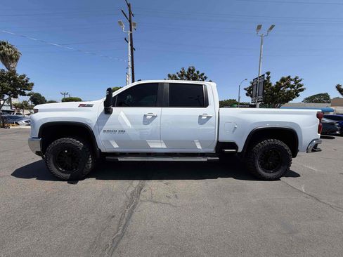 Used 2025 Chevrolet Silverado 2500 LT AWD/4WD image 8