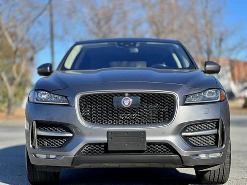 Used 2017 Jaguar F-PACE R-Sport image 2