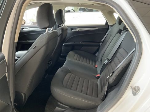 Used 2020 Ford Fusion SE image 21