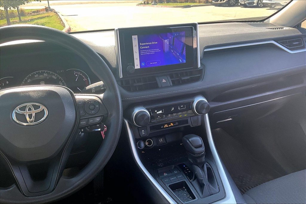 Used 2023 Toyota RAV4 LE FWD image 8