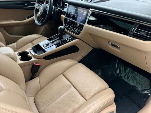 Used 2022 Porsche Macan S image 16