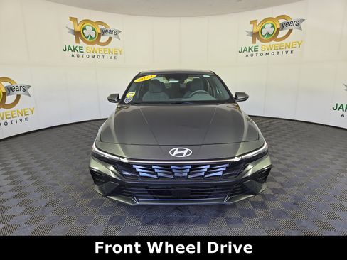 Used 2024 Hyundai Elantra SEL w/ Convenience Package FWD image 2