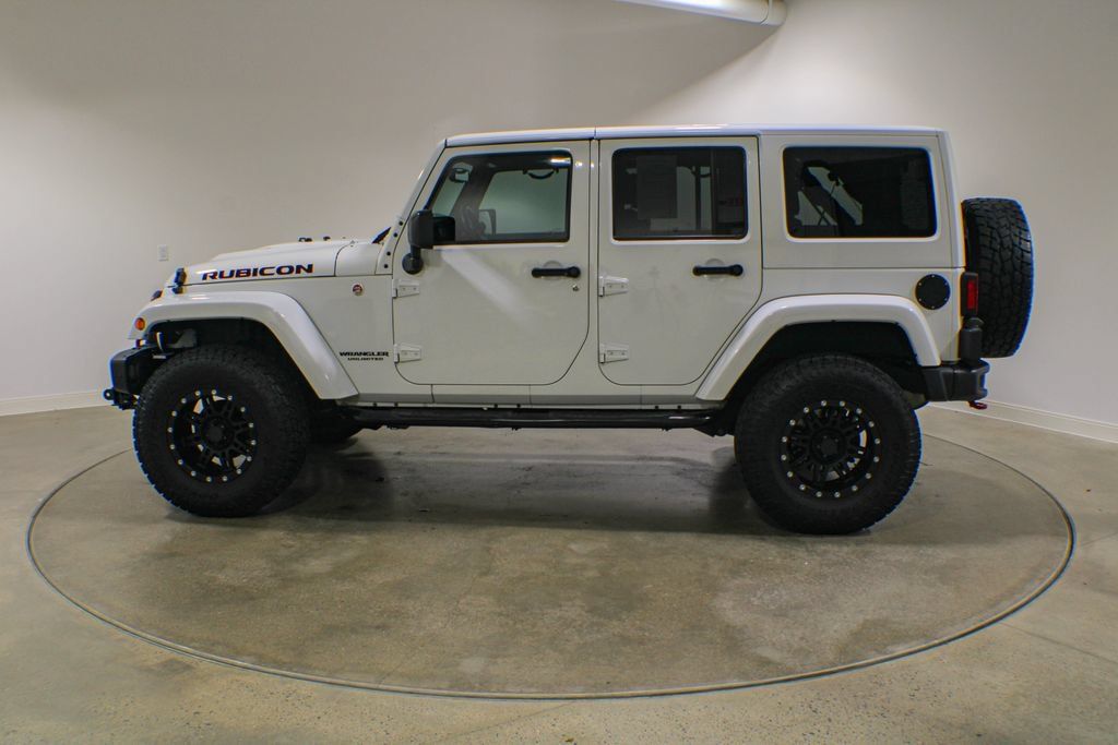 Used 2017 Jeep Wrangler Unlimited Rubicon AWD/4WD image 3