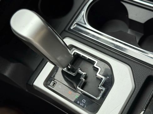 Used 2014 Toyota Tundra SR5 w/ SR5 Upgrade Package image 37