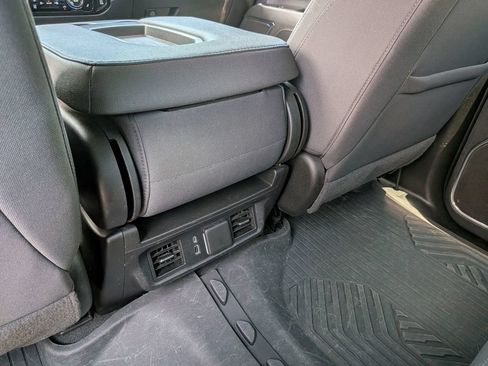 Used 2024 Chevrolet Silverado 2500 LT AWD/4WD image 34