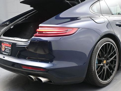 Used 2017 Porsche Panamera 4S AWD/4WD image 19