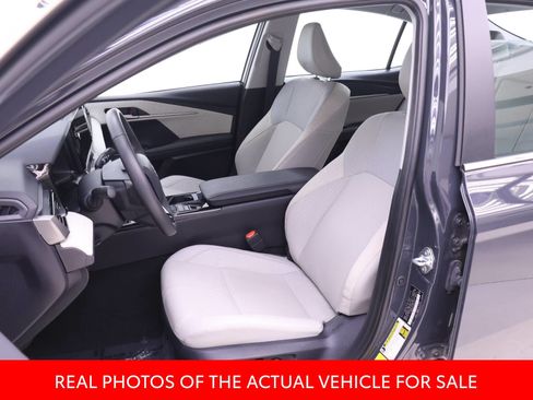 Certified 2025 Toyota Camry XLE FWD image 4