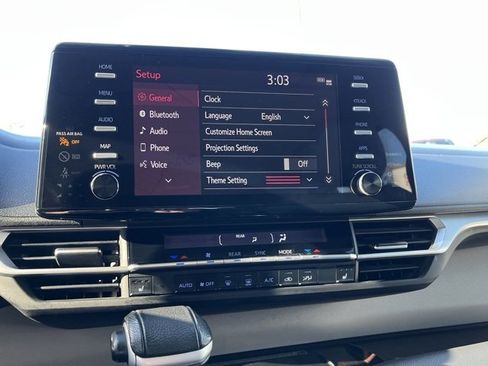 Used 2022 Toyota Sienna XLE image 47