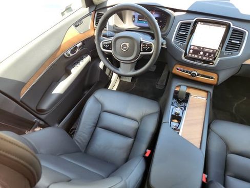Certified 2025 Volvo XC90 B6 Core w/ Protection Package Premier AWD/4WD image 10