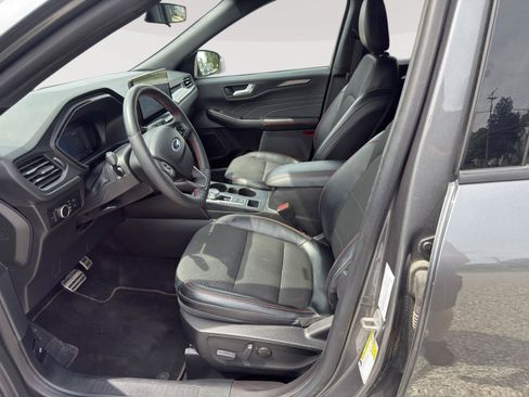 Used 2023 Ford Escape ST-Line w/ Tech Pack #1 AWD/4WD image 12