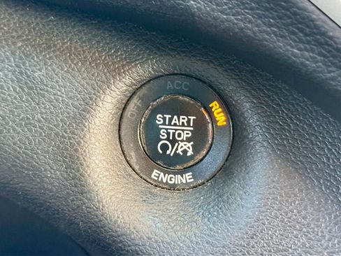 Used 2015 Jeep Cherokee Latitude w/ Comfort/Convenience Group image 13