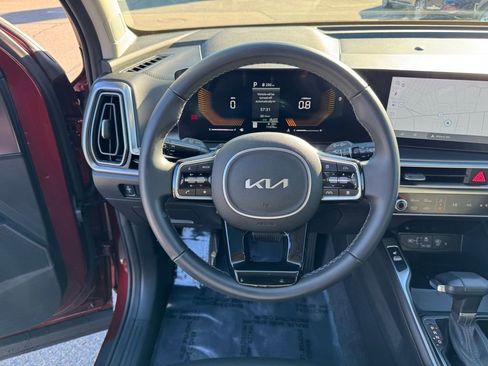 Used 2024 Kia Sorento S w/ Panoramic Sunroof Package image 12