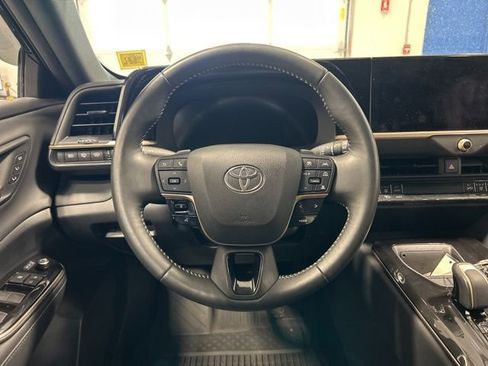 Used 2025 Toyota Crown Signia AWD/4WD image 15