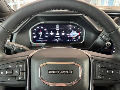 Used 2026 GMC Sierra 2500 Denali Ultimate w/ LPO, Black Badging Package image 16