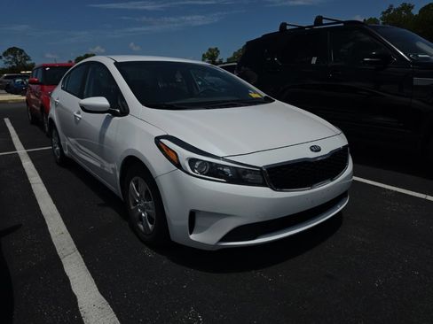 Used 2017 Kia Forte LX w/ LX Popular Package FWD image 3