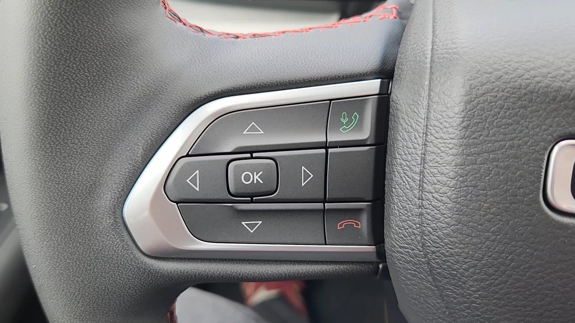 Used 2026 Jeep Compass Trailhawk AWD/4WD image 12