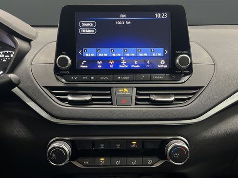 Used 2025 Nissan Altima 2.5 S FWD image 13