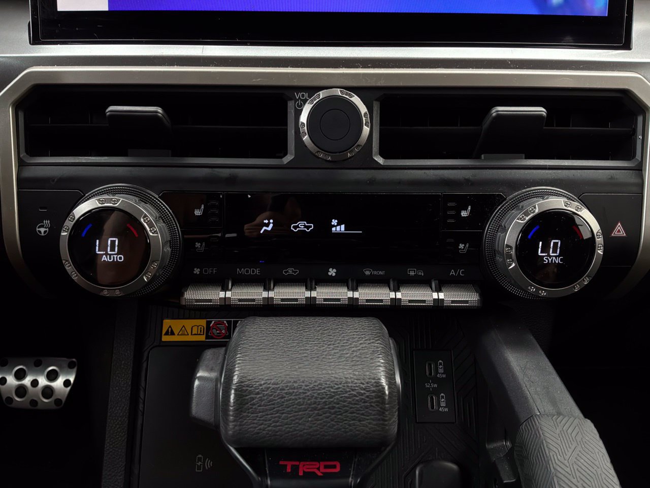 Used 2024 Toyota Tacoma TRD Sport w/ TRD Sport Premium Package AWD/4WD image 43